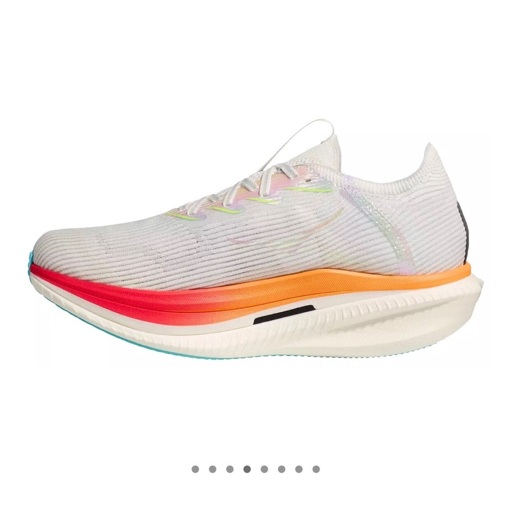 Hoka White and Red Athletic Shoes with Carbon Plate Design - Picture 3 of 7